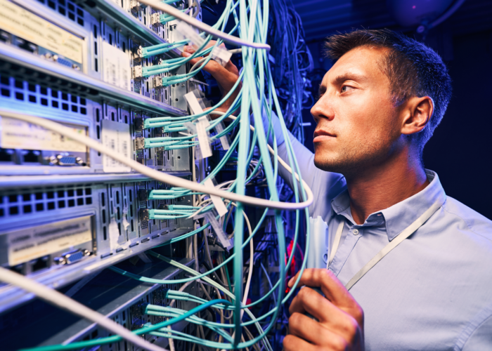 La Revolución de la Fibra Óptica en Empresas: Más Allá del Internet